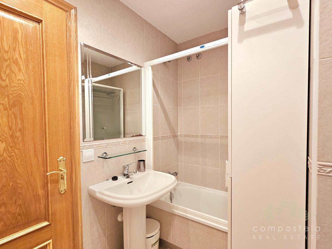 Baño, cómoda bañera