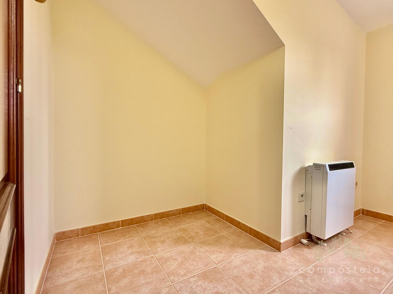 Hueco de dormitorio para posible armario empotrado