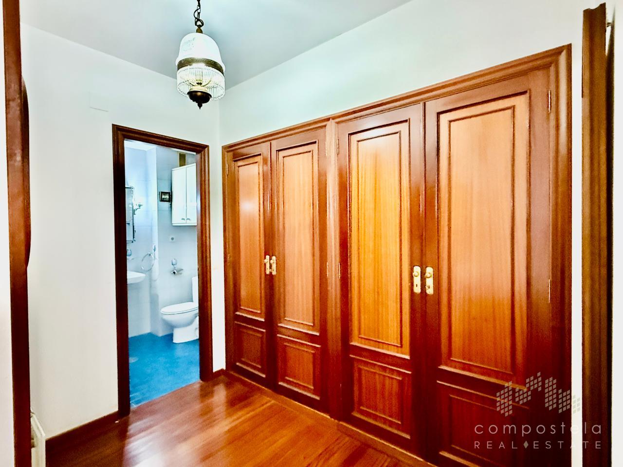 Excelente armario empotrado en dormitorio principal