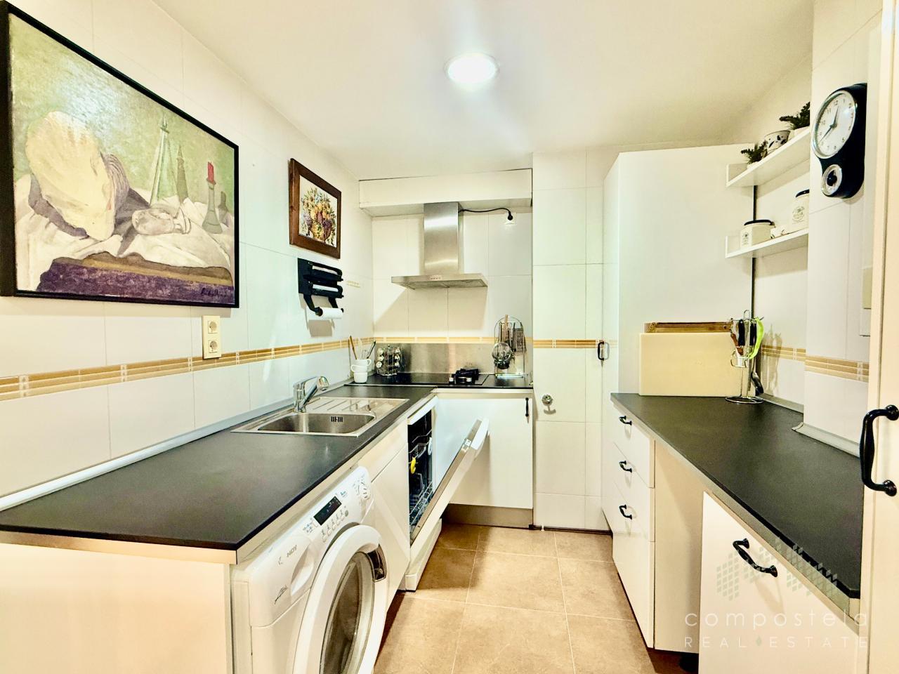 Cocina, mobiliario actual, funcional