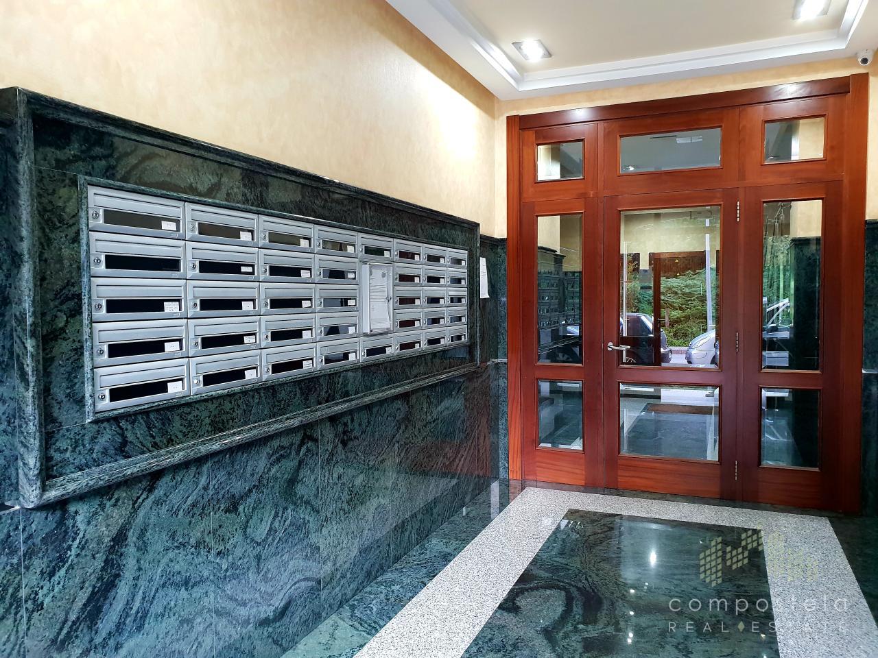 Zonas comunes, entrada portal edificio