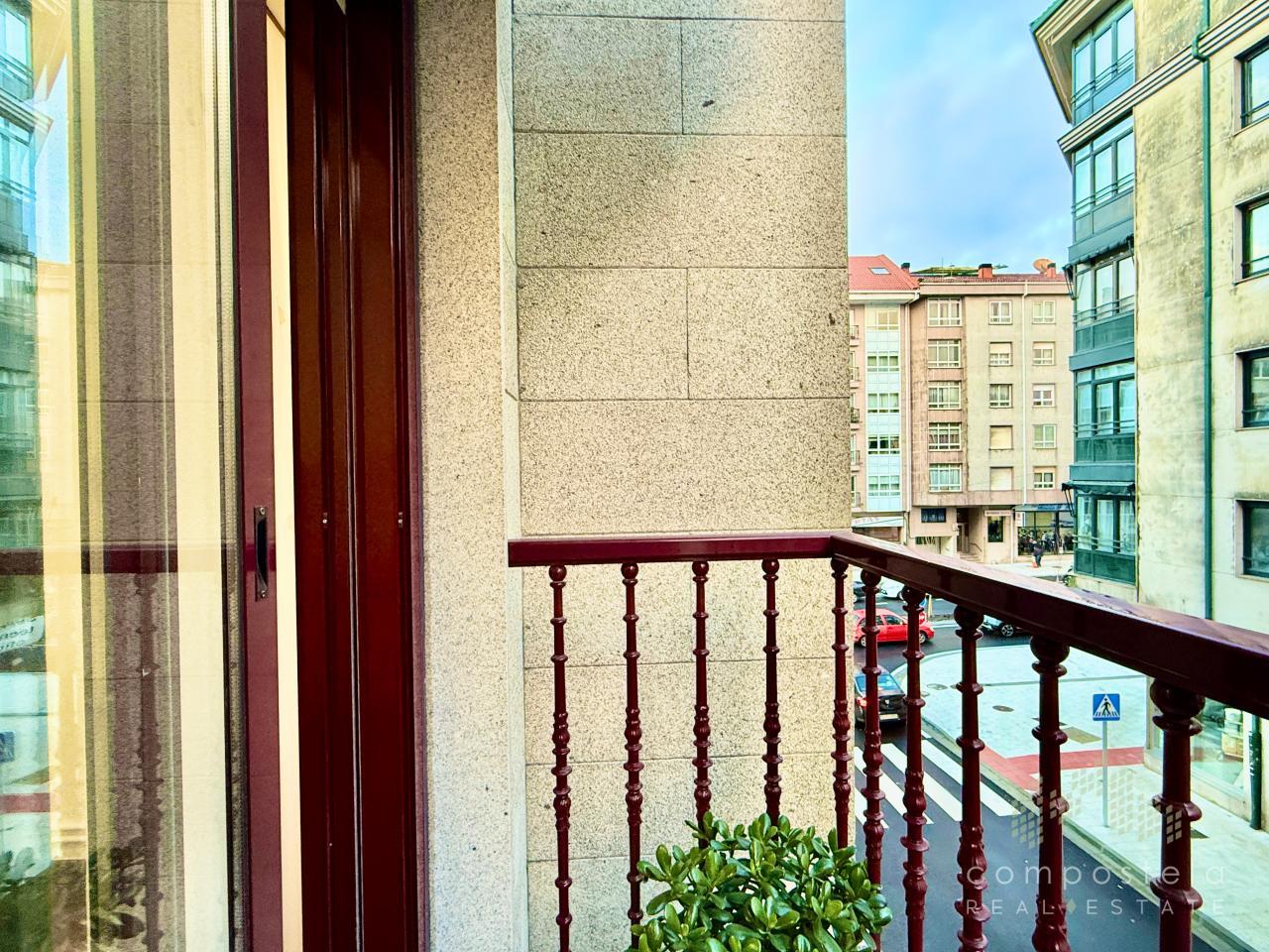 Balcón, vistas, zona céntrica de Milladoiro