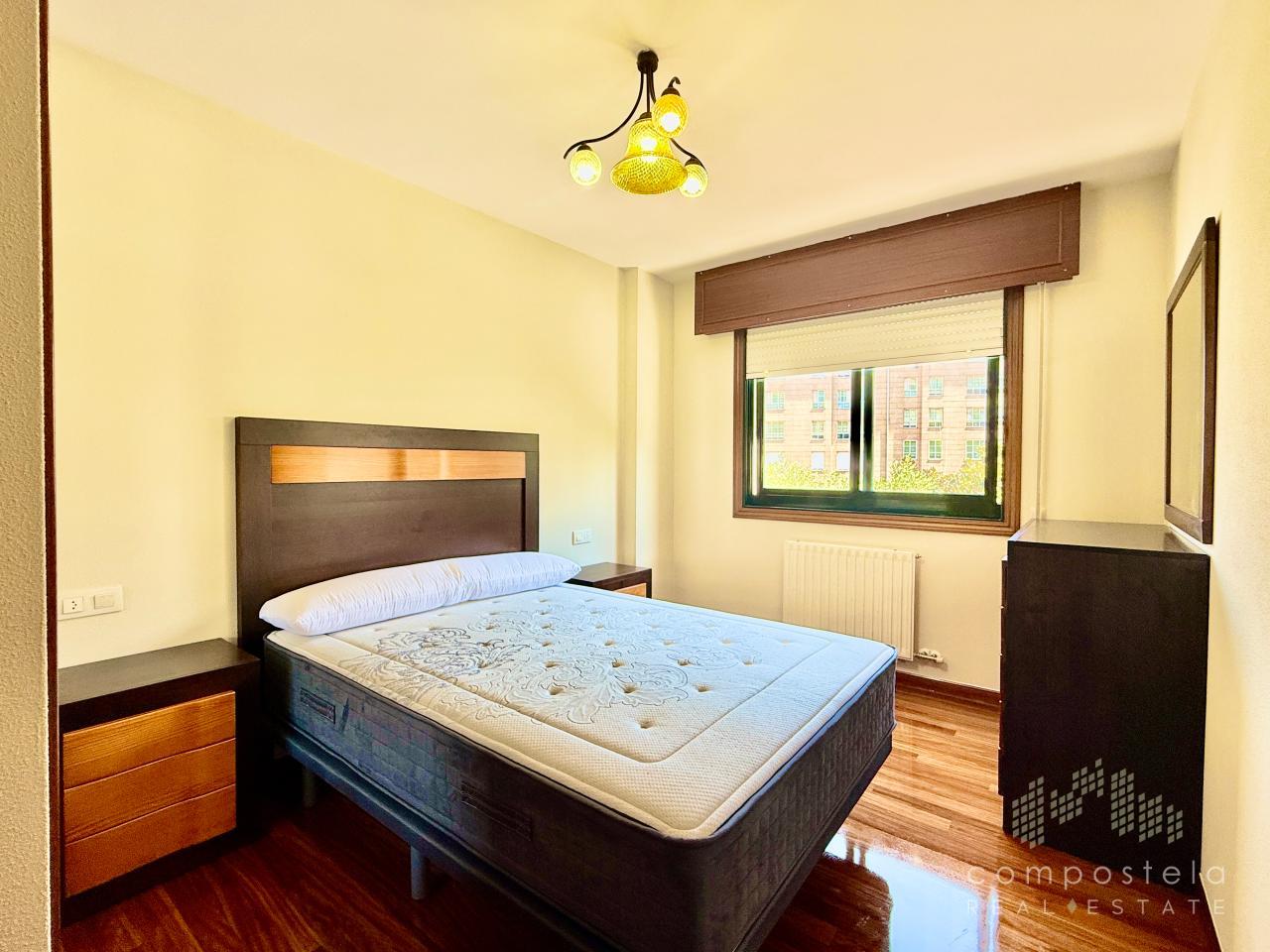 Dormitorio exterior, vistas a plaza ajardinada