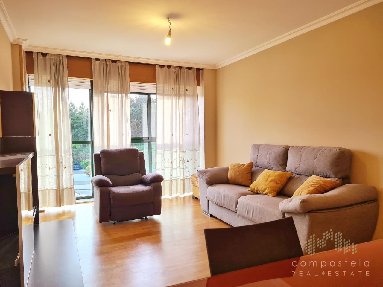 Excelentes vistas desde galería de salón