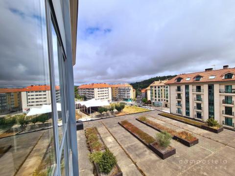 Piso de 76 m<sup style='color: #000;'>2</sup> con 2 habitaciones y 2 baños en Milladoiro.